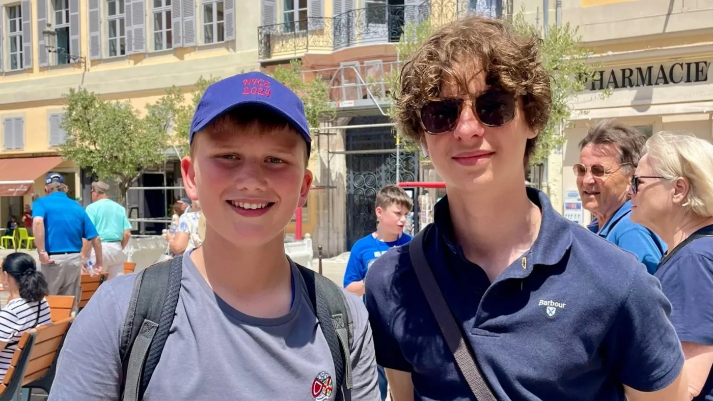 Two Barney students stood together in Nice.