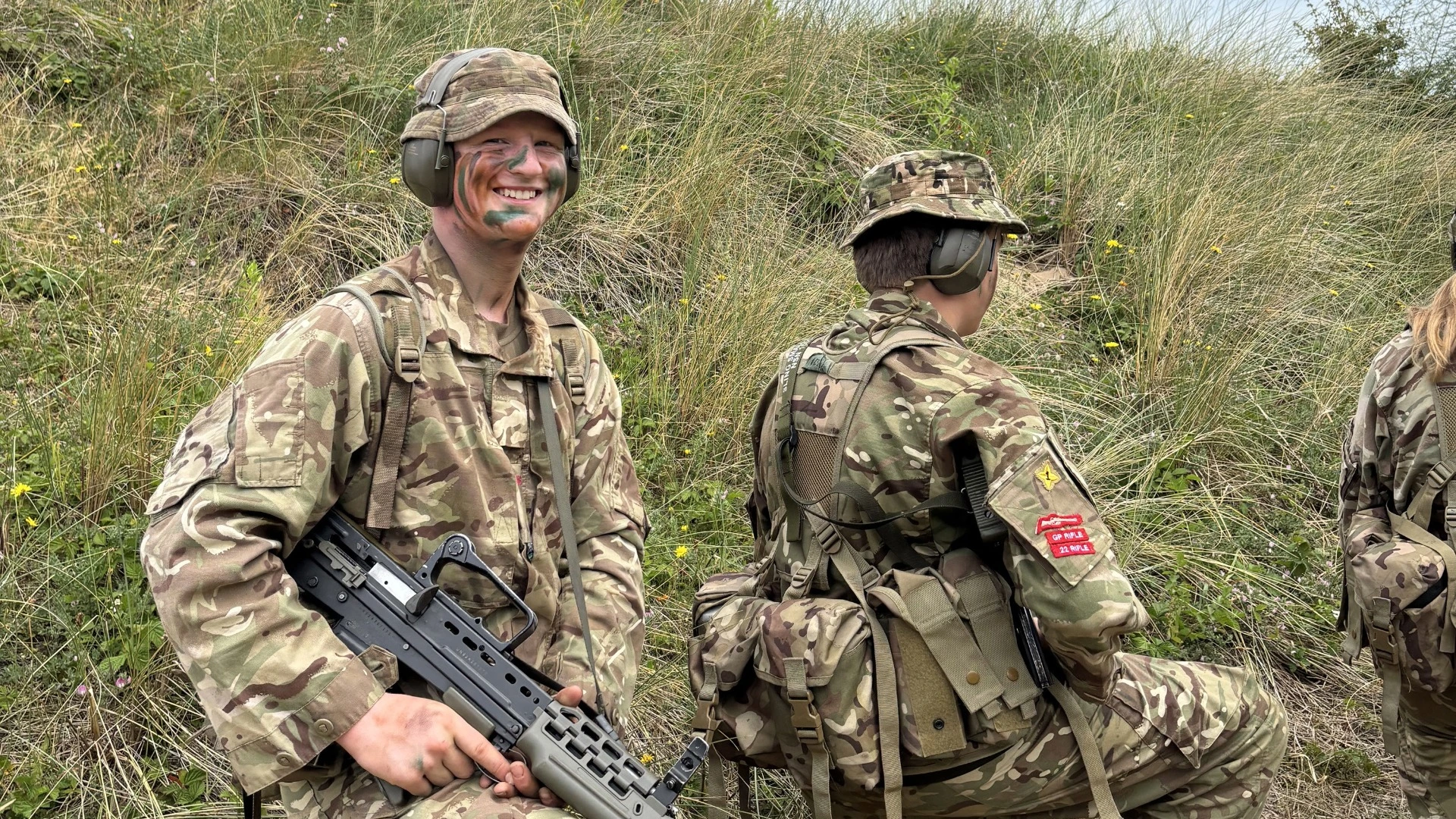 Barney CCF cadets holding rifles.